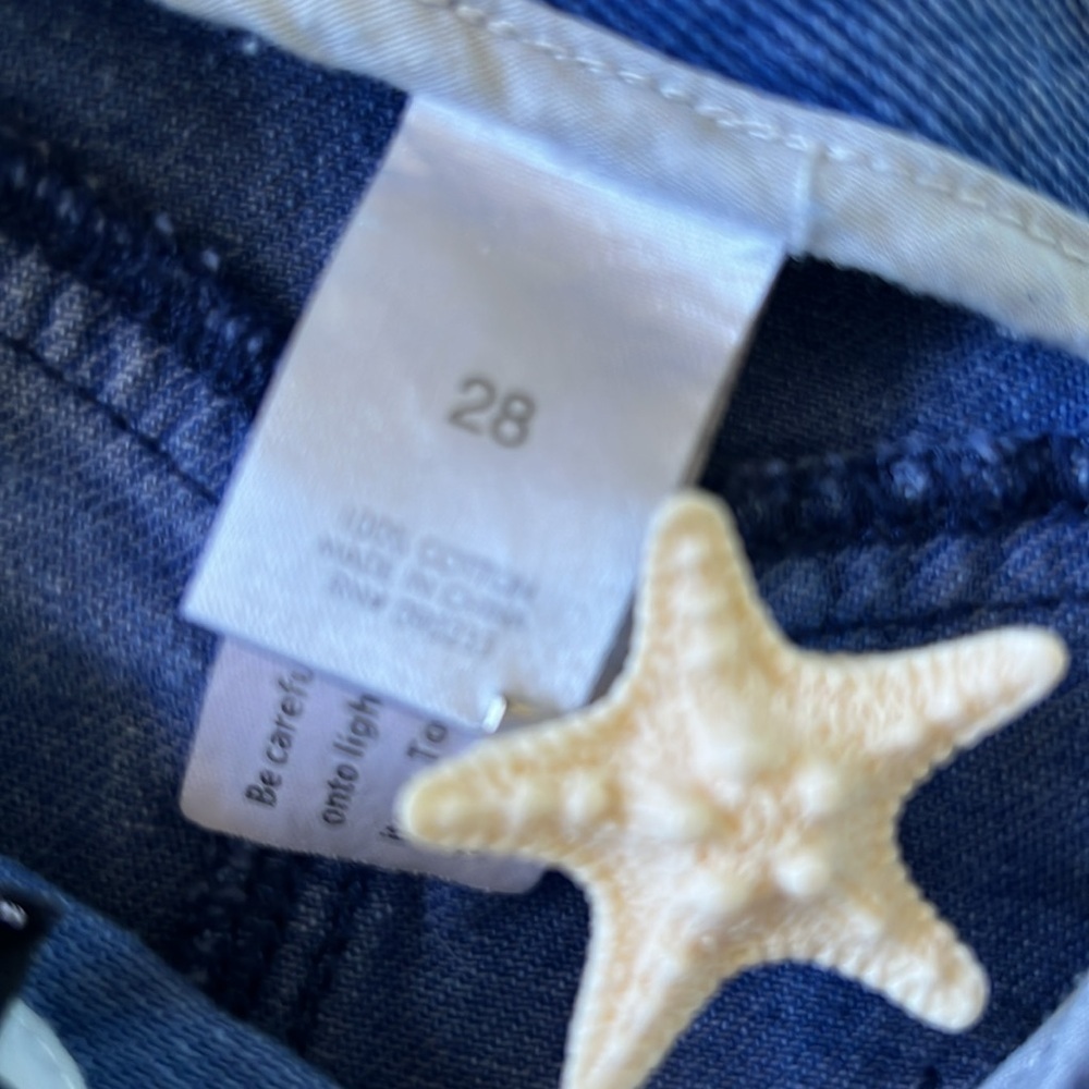 KENDALL & KYLIE Western Denim Mini Skirt with Snap Front | 28 - Picture 5 of 8